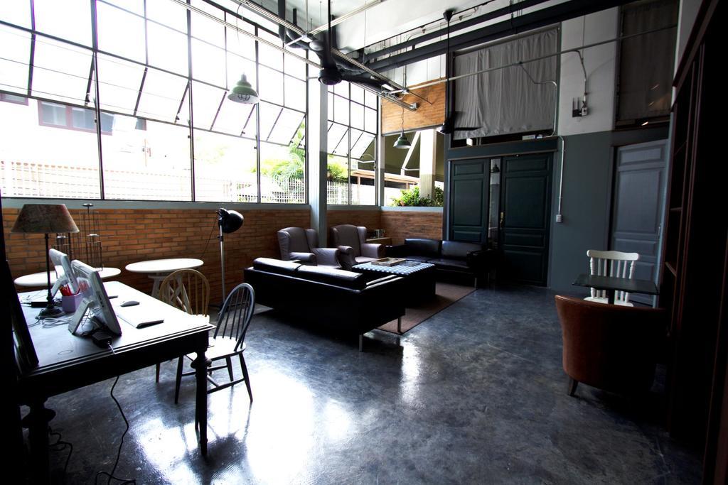 Oneday Hostel Sukhumvit 26 Bangkok Bagian luar foto