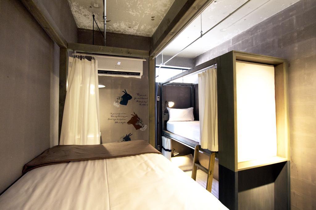 Oneday Hostel Sukhumvit 26 Bangkok Bagian luar foto