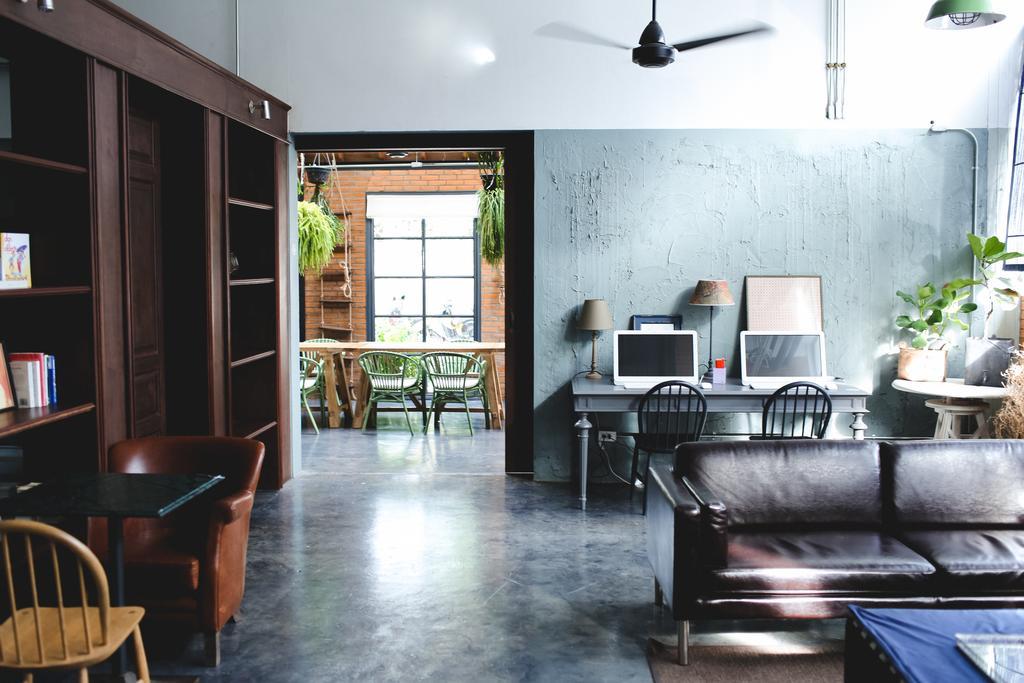 Oneday Hostel Sukhumvit 26 Bangkok Bagian luar foto