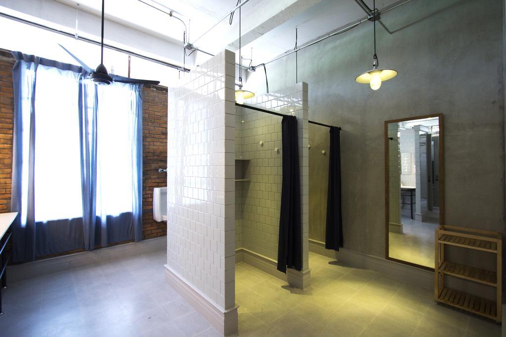 Oneday Hostel Sukhumvit 26 Bangkok Bagian luar foto