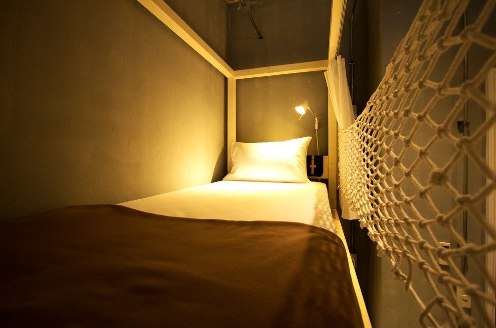 Oneday Hostel Sukhumvit 26 Bangkok Bagian luar foto