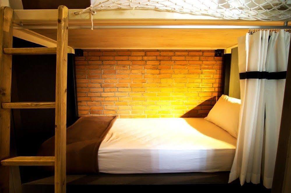 Oneday Hostel Sukhumvit 26 Bangkok Bagian luar foto