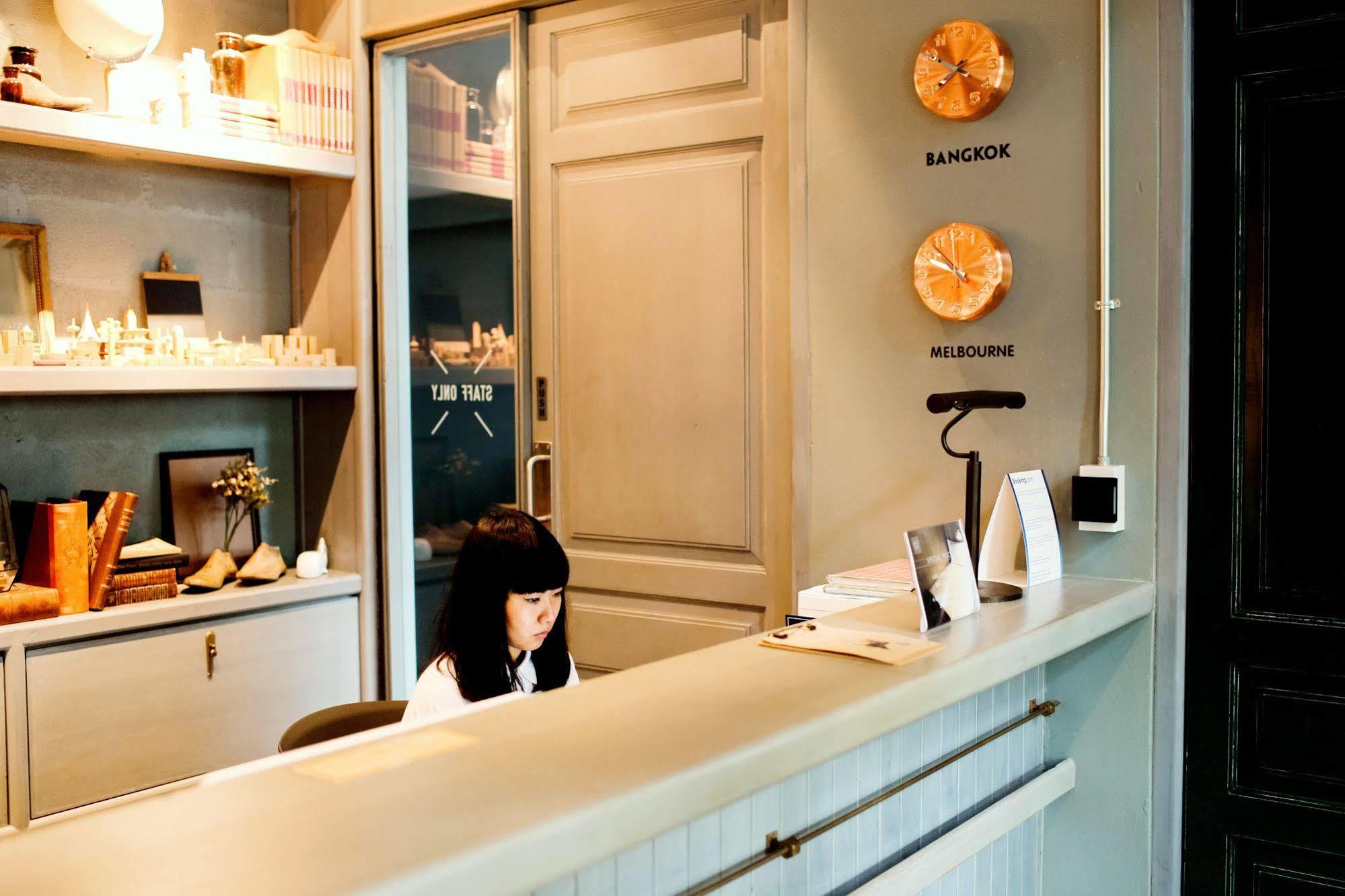 Oneday Hostel Sukhumvit 26 Bangkok Bagian luar foto