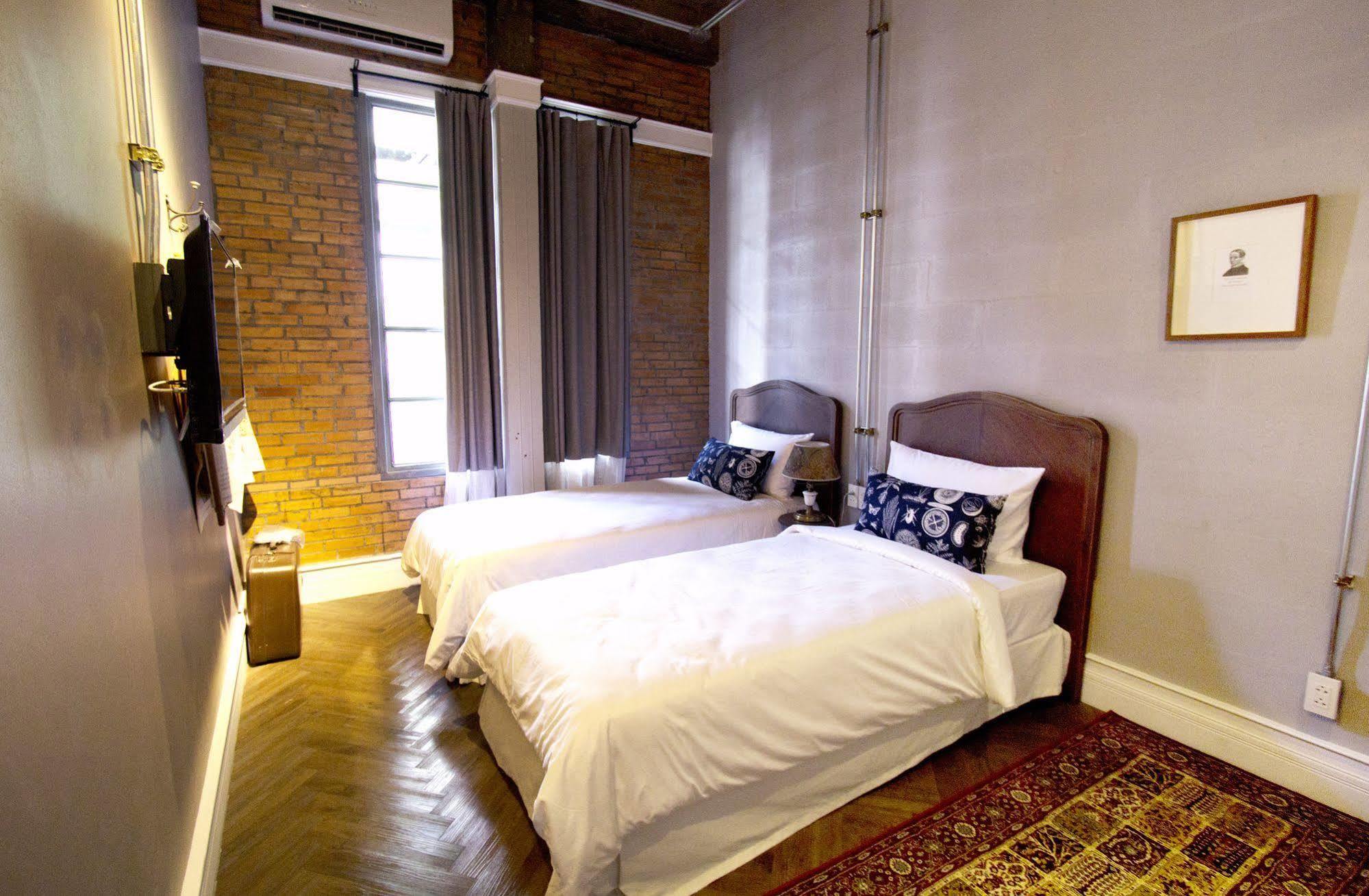 Oneday Hostel Sukhumvit 26 Bangkok Bagian luar foto