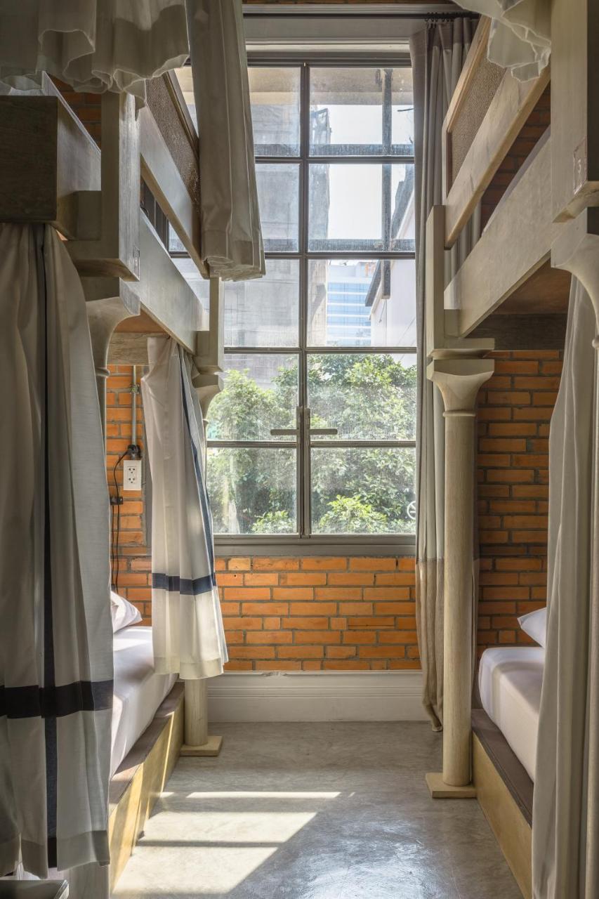 Oneday Hostel Sukhumvit 26 Bangkok Bagian luar foto