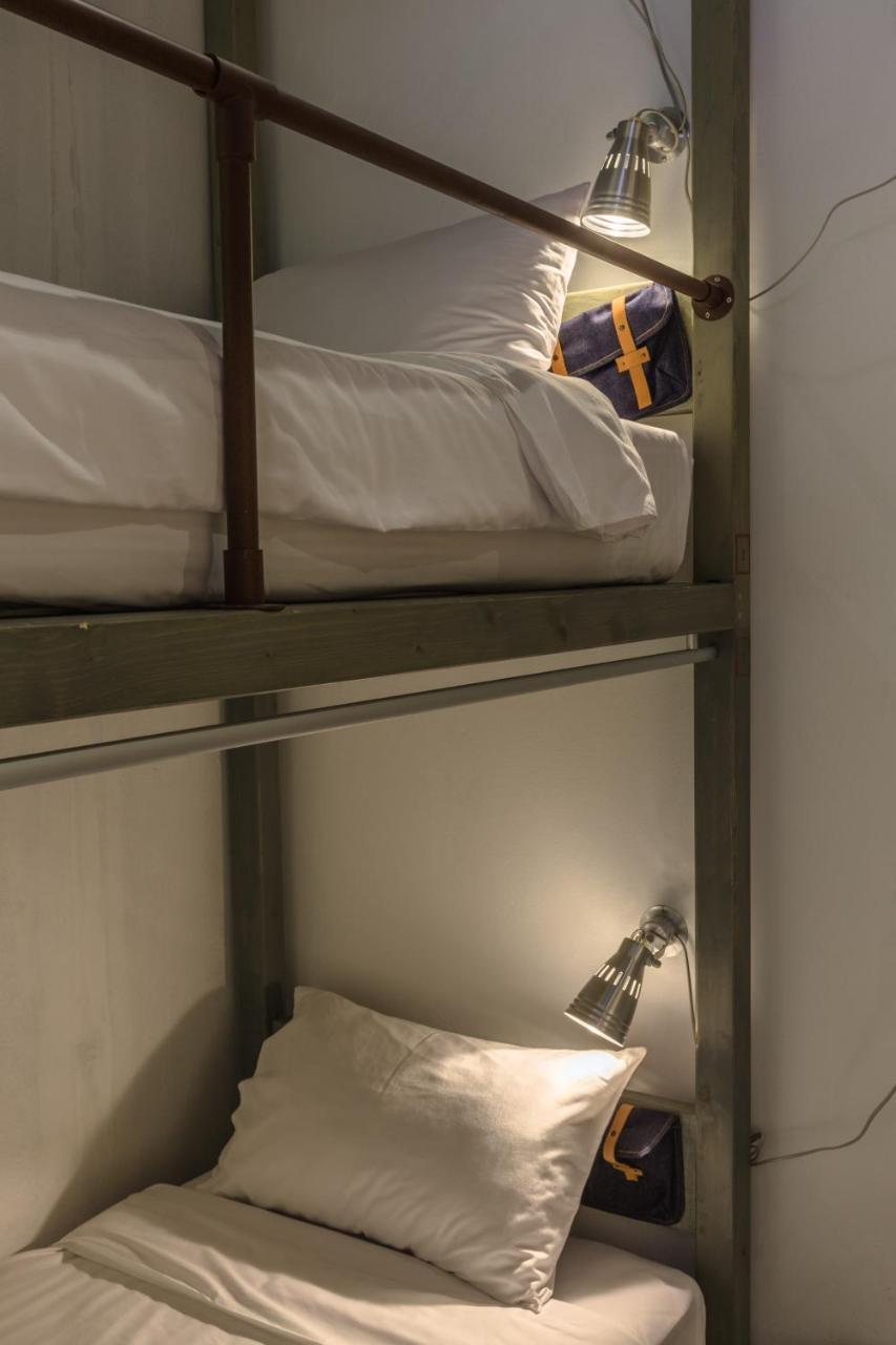 Oneday Hostel Sukhumvit 26 Bangkok Bagian luar foto