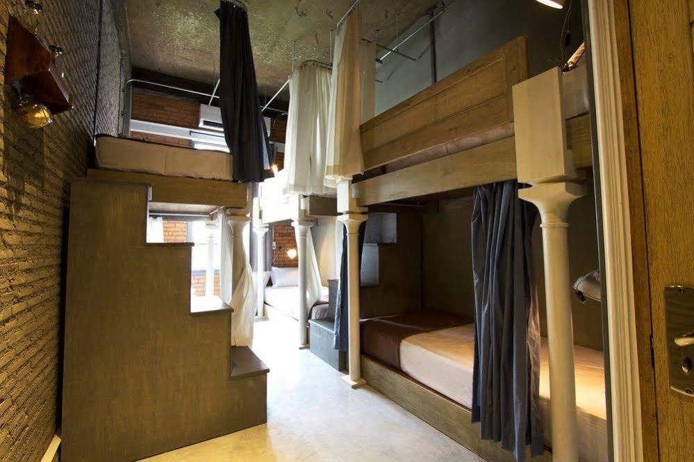 Oneday Hostel Sukhumvit 26 Bangkok Bagian luar foto